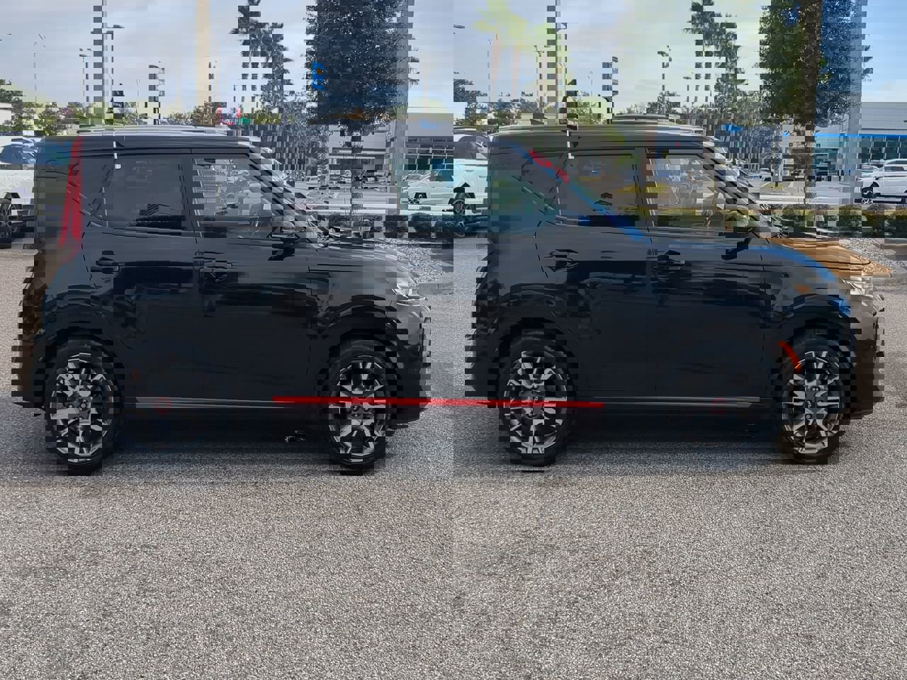 2022 Kia Soul GT-Line photo 2