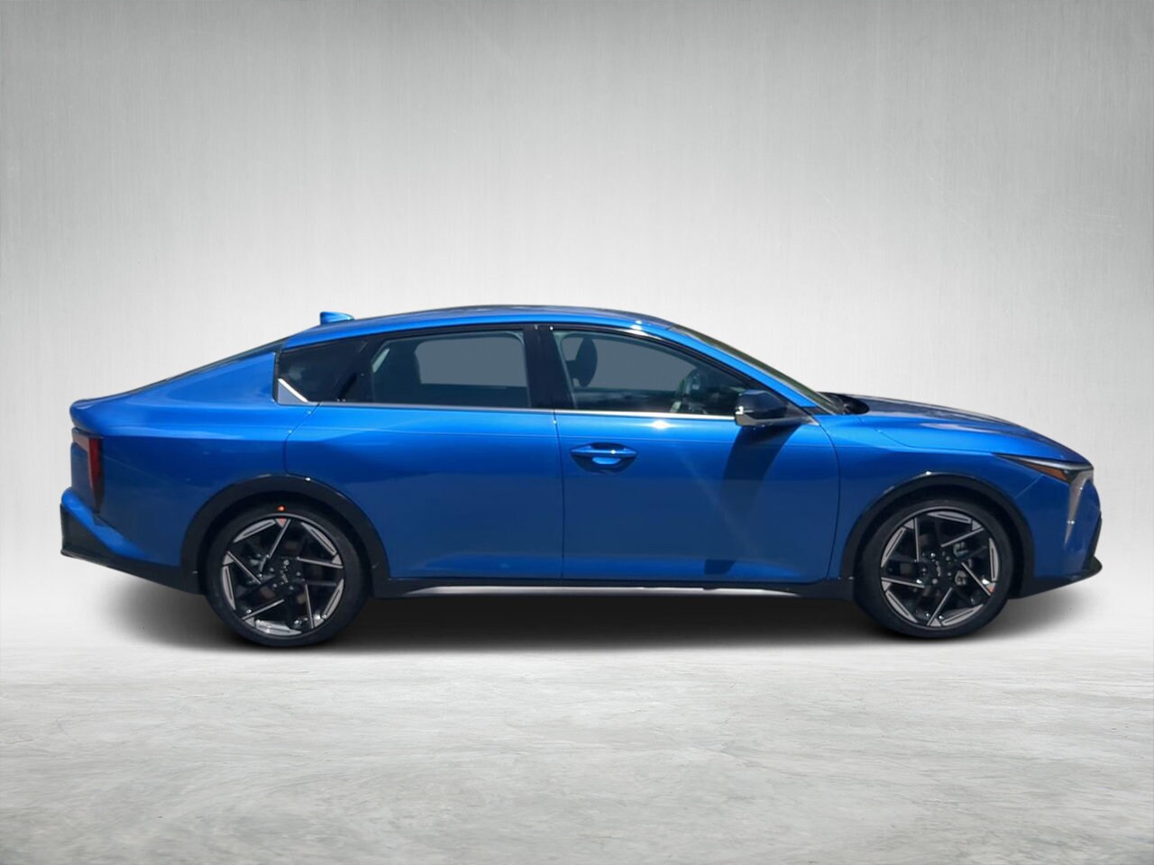 2025 Kia K4 GT-Line photo 2