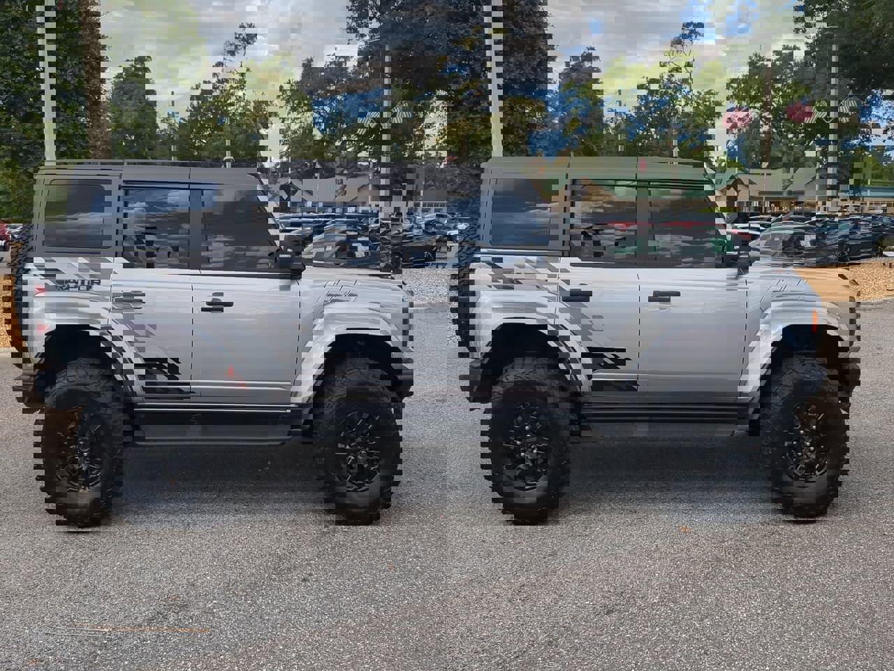 2024 Ford Bronco Raptor photo 2