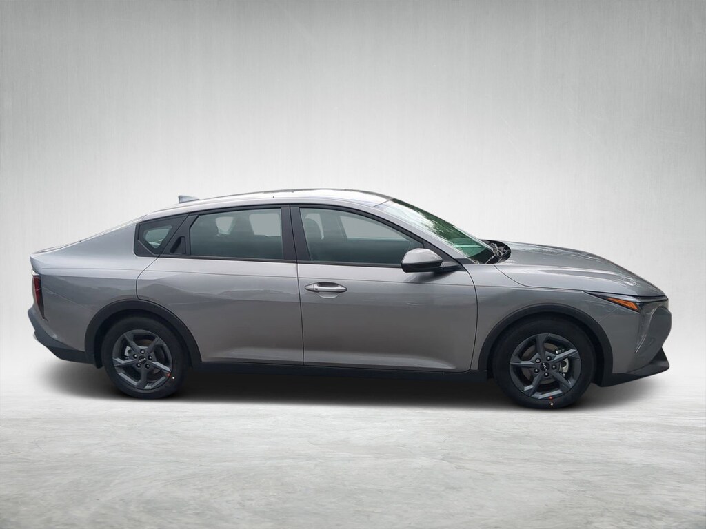 New 2025 Kia K4 LXS Sedan
