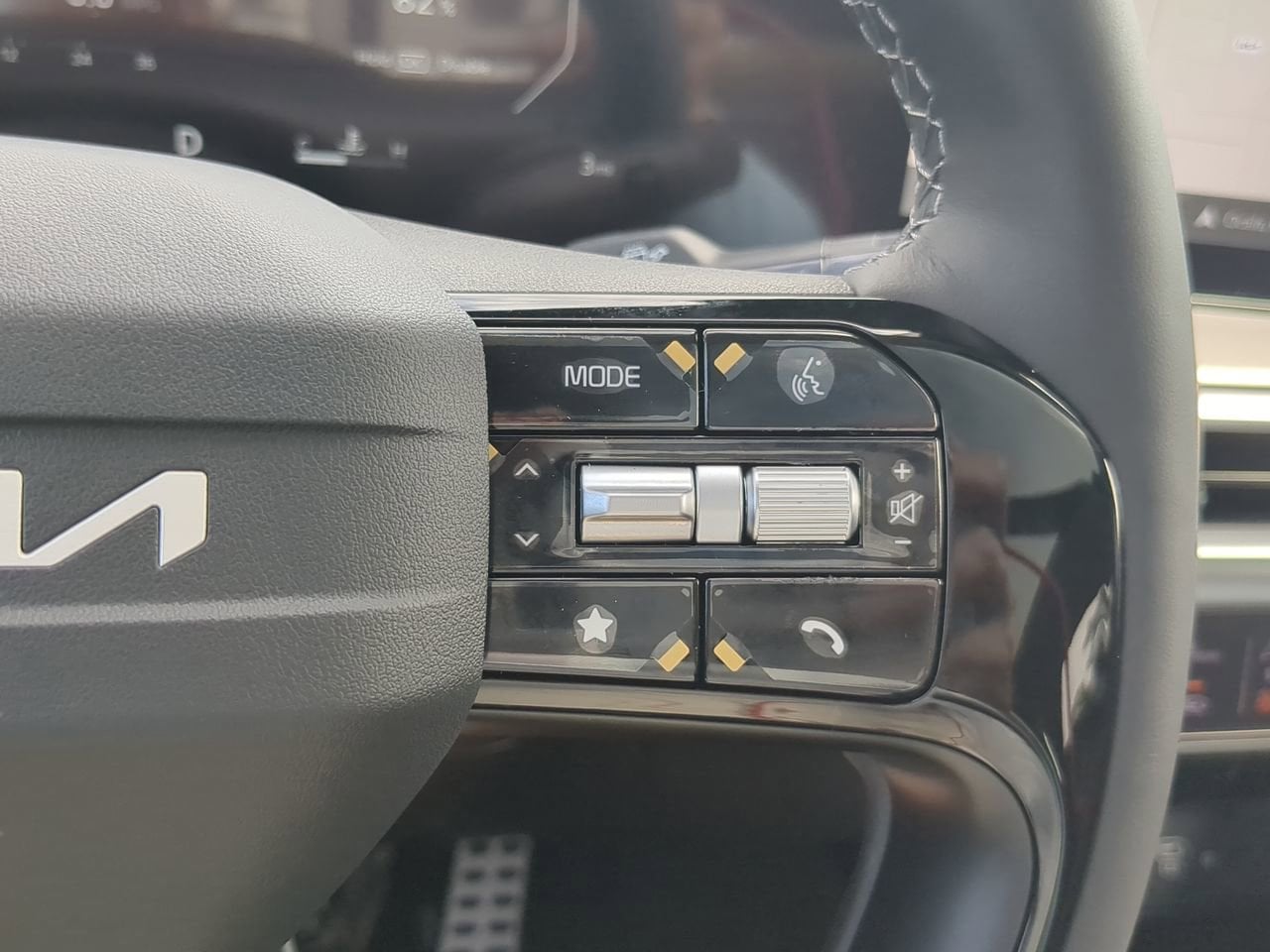 2026 Kia Sorento SX - Photo 30