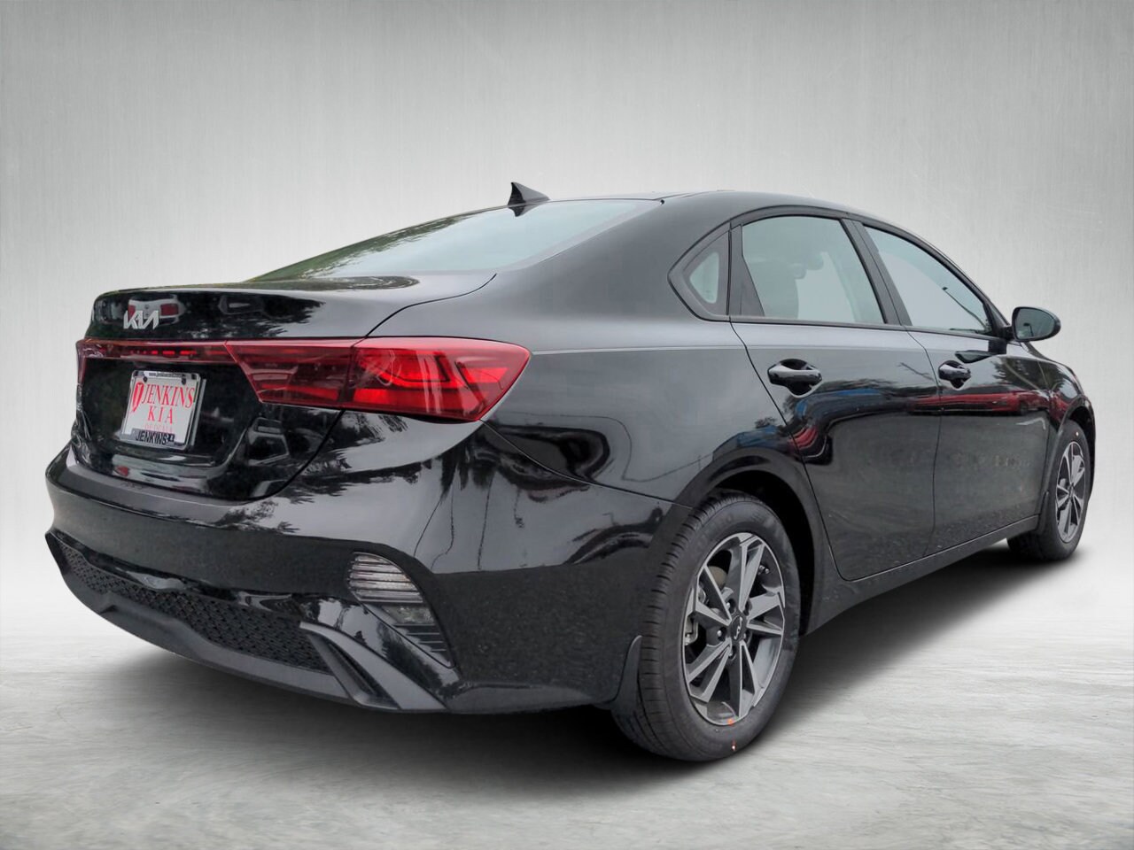 2023 Kia Forte LXS photo 2