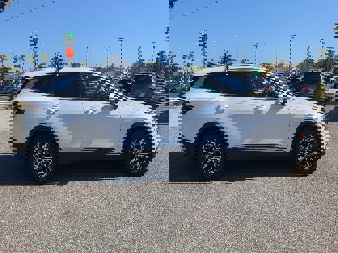 2025 Kia Sportage EX photo 2