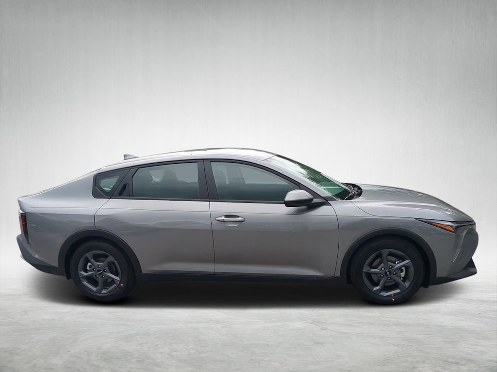 New 2025 Kia K4 LXS Sedan