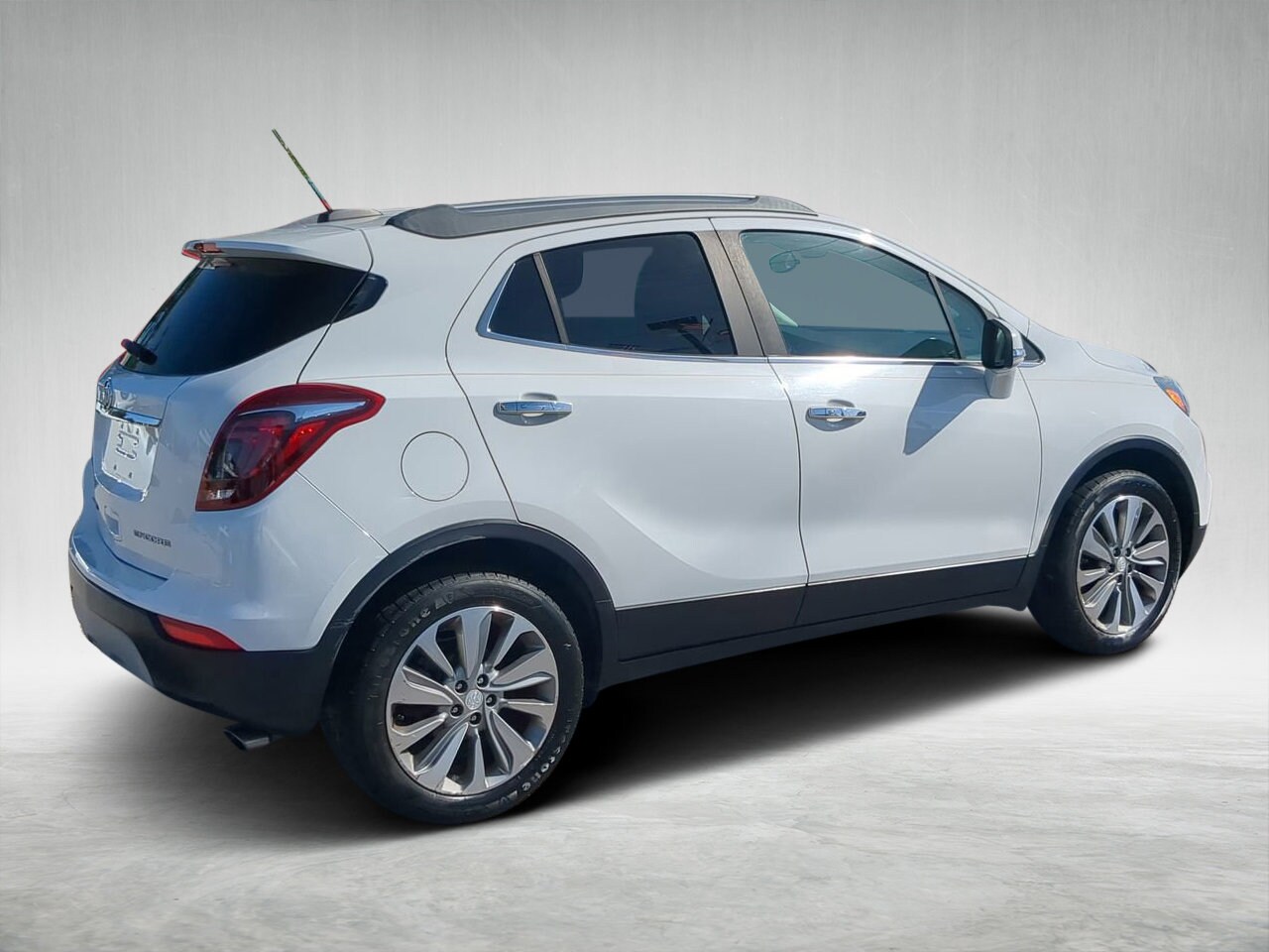 2018 Buick Enclave Essence photo 2