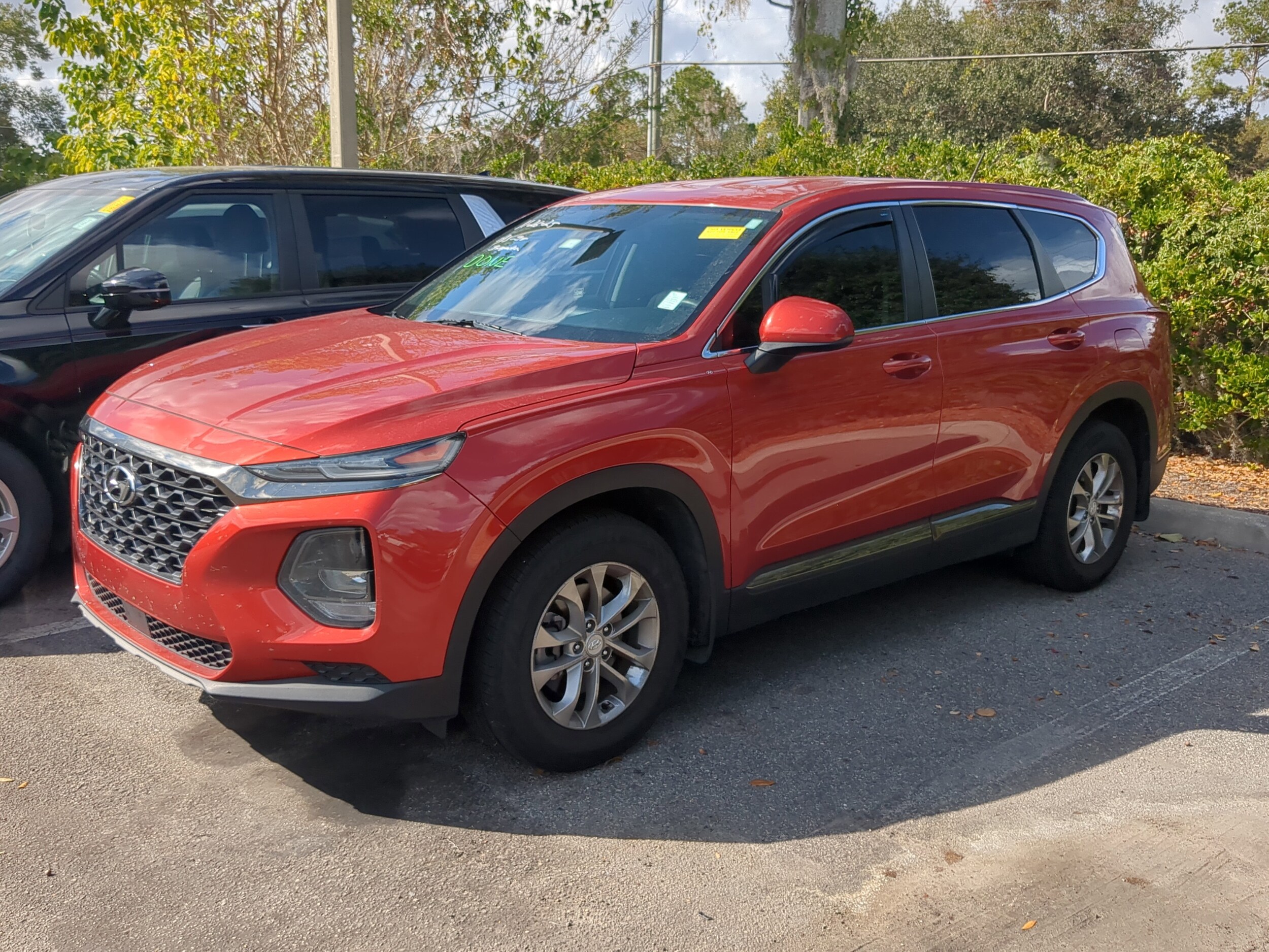 2019 Hyundai Santa Fe SE photo 2
