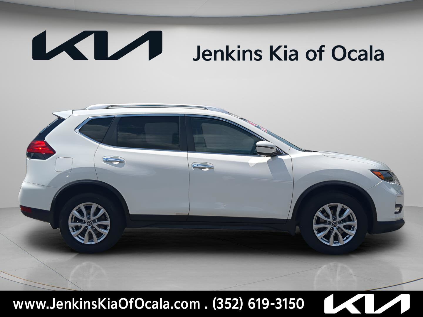 Used 2017 Nissan Rogue SV with VIN JN8AT2MT3HW153349 for sale in Ocala, FL