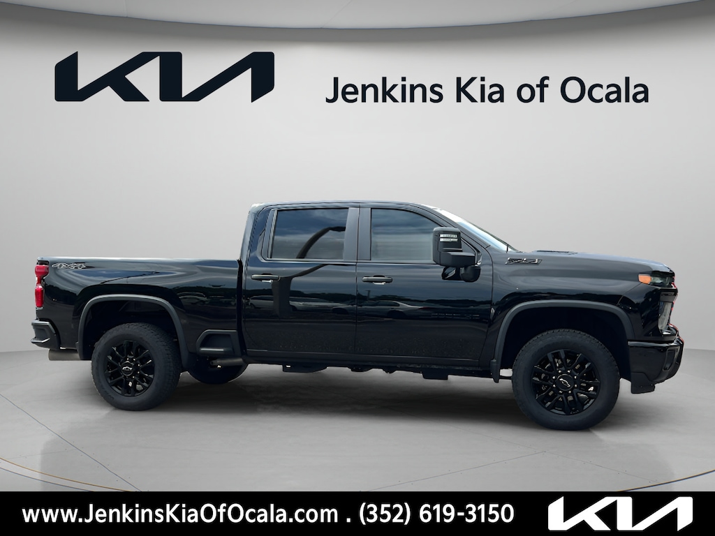 Used 2025 Chevrolet Silverado 2500 HD Custom Truck Crew Cab