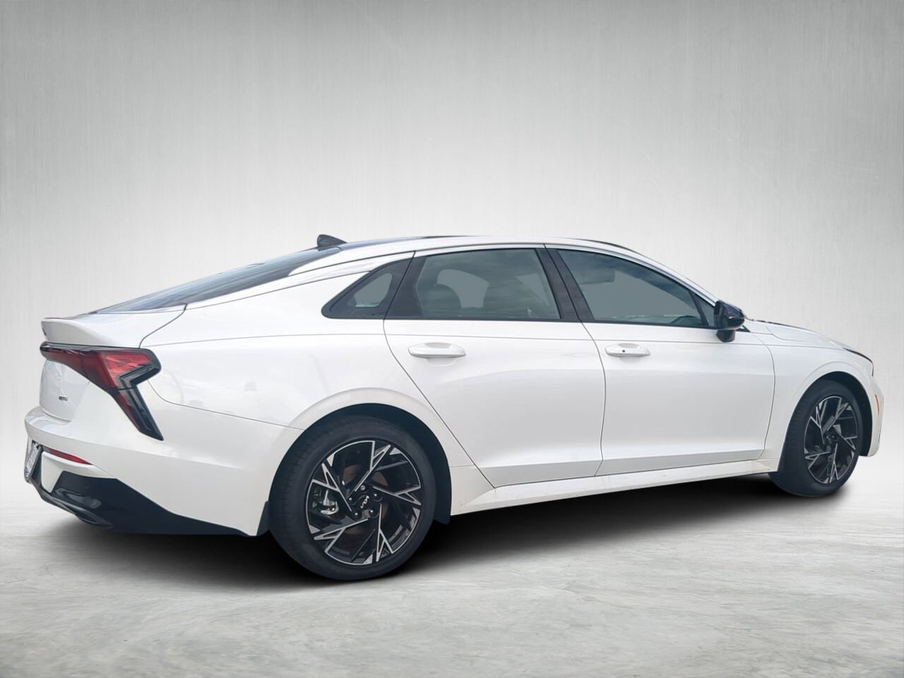 2025 Kia K5 GT-Line photo 3