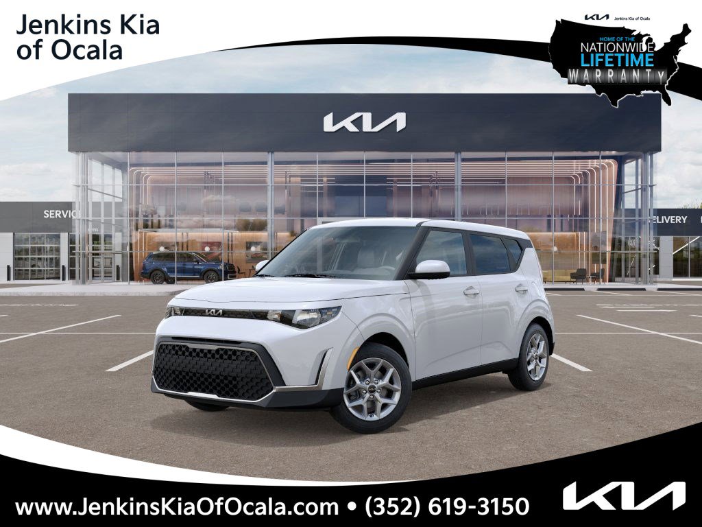 2025 Kia Soul LX's photo
