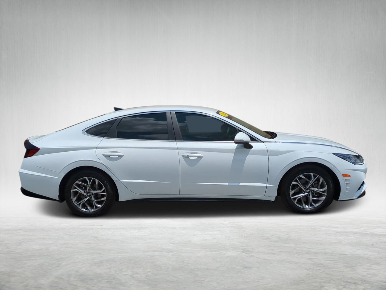2023 Hyundai Sonata SEL photo 2