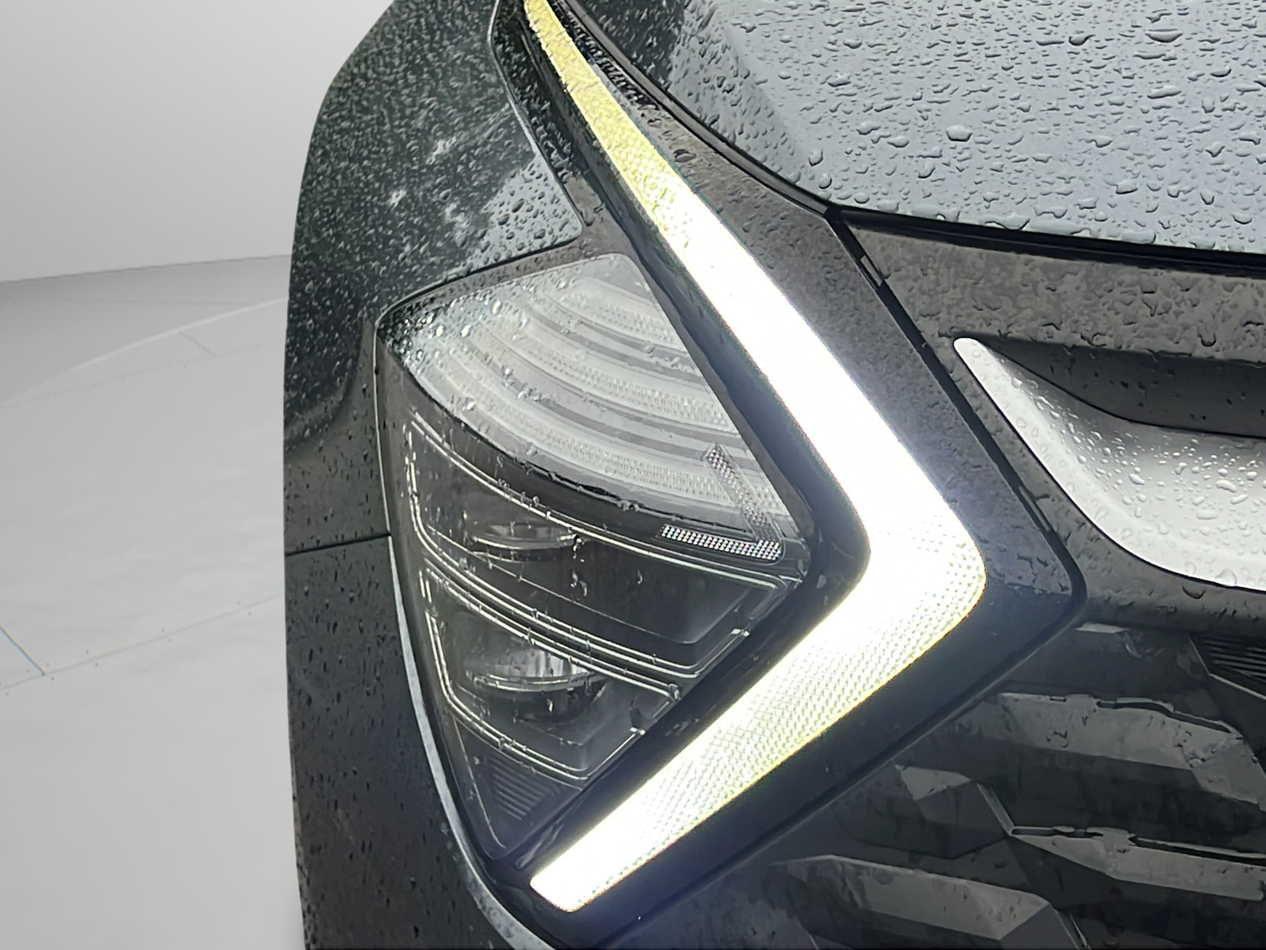 2025 Kia Sportage LX Hybrid - Photo 11
