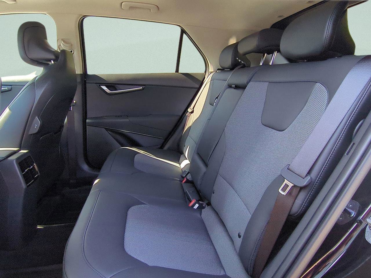 2025 Kia Niro EX Touring - Photo 18