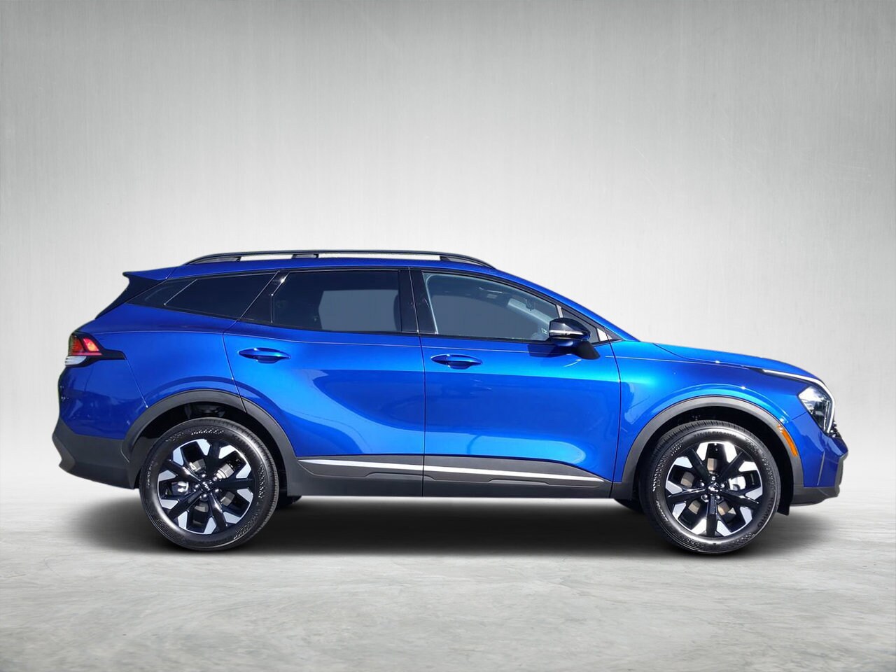 2023 Kia Sportage X-Line photo 2