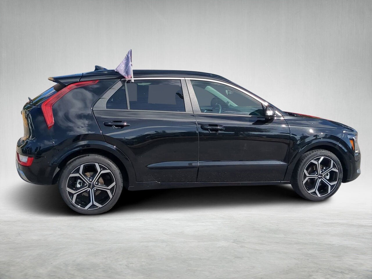 2023 Kia Niro EX Touring photo 3