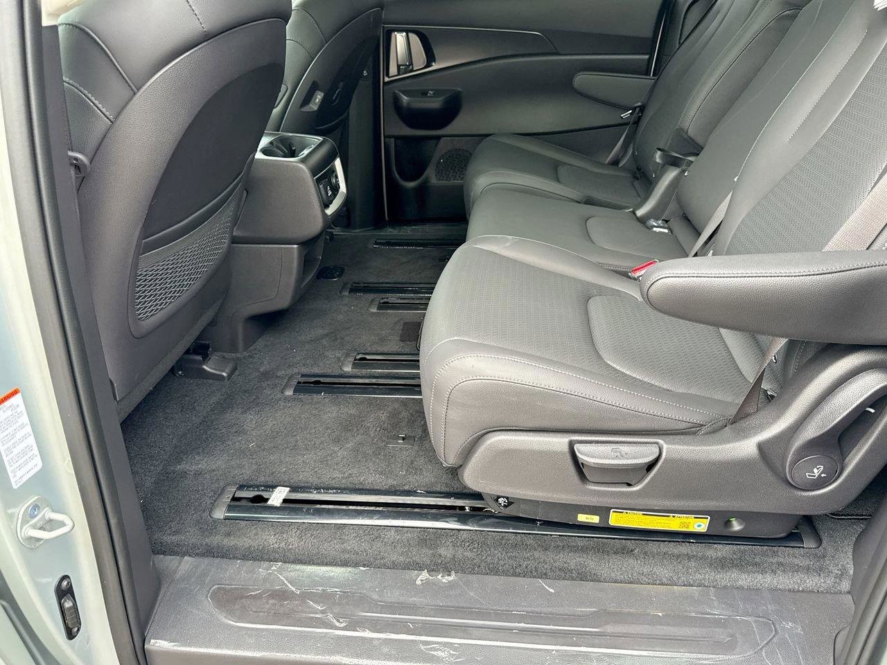2025 Kia Carnival SX Prestige - Photo 19