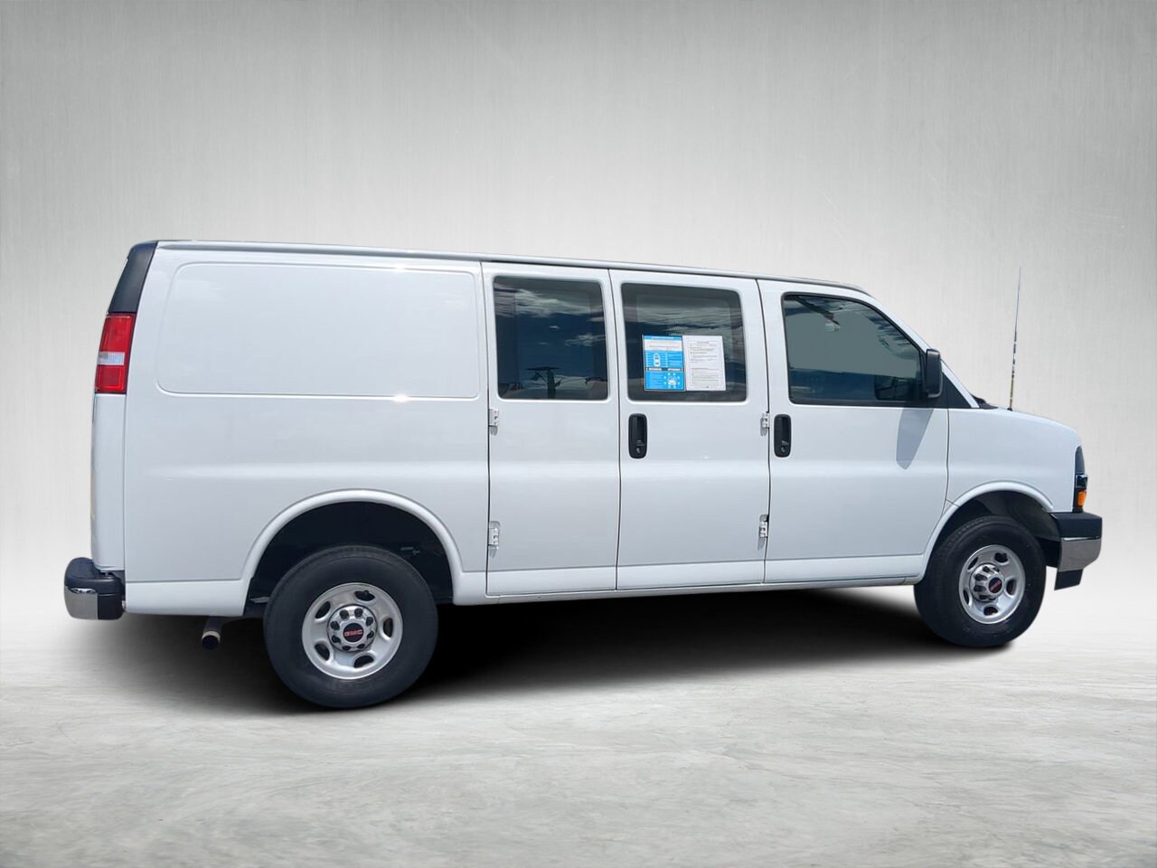 2023 Chevrolet Express 2500 Work Cargo Van photo 2