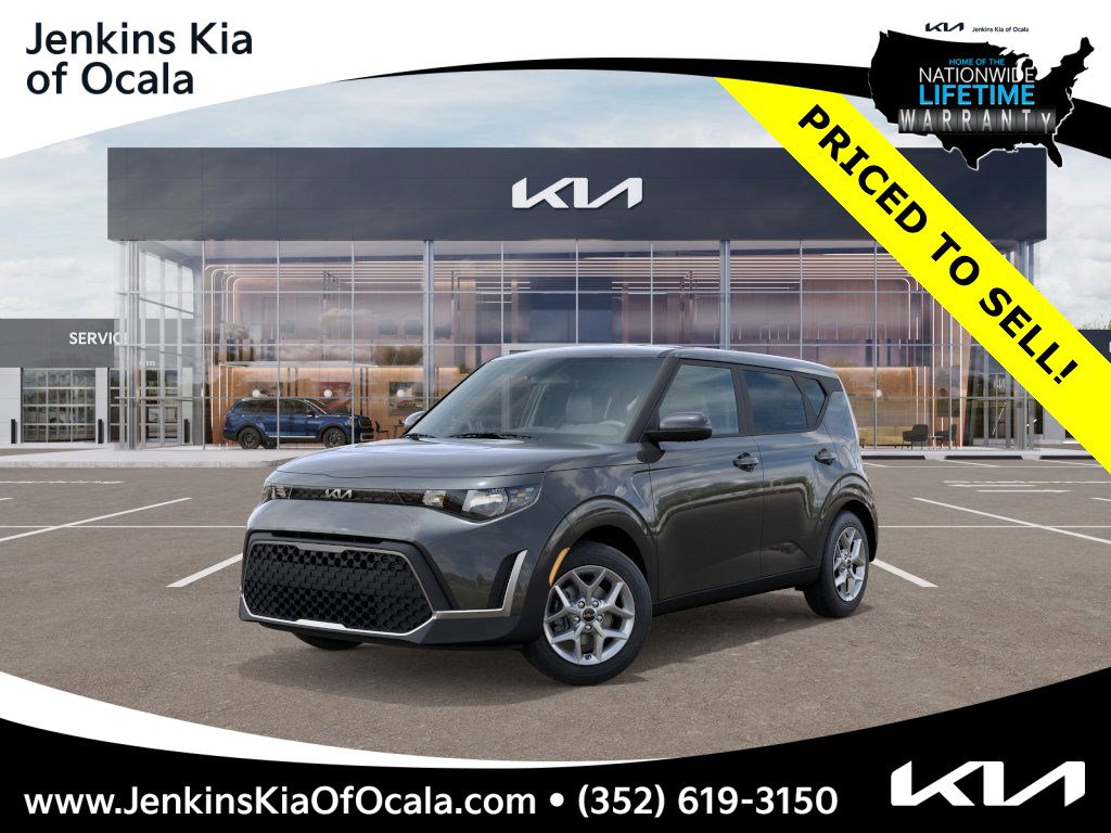 2025 Kia Soul LX's photo