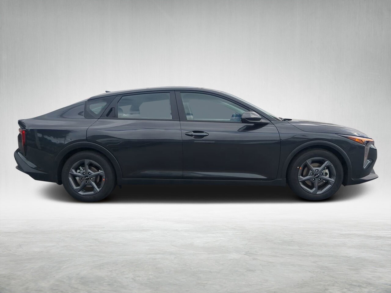 2025 Kia K4 LXS photo 2
