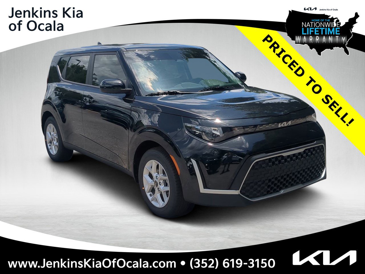 2025 Kia Soul LX's photo