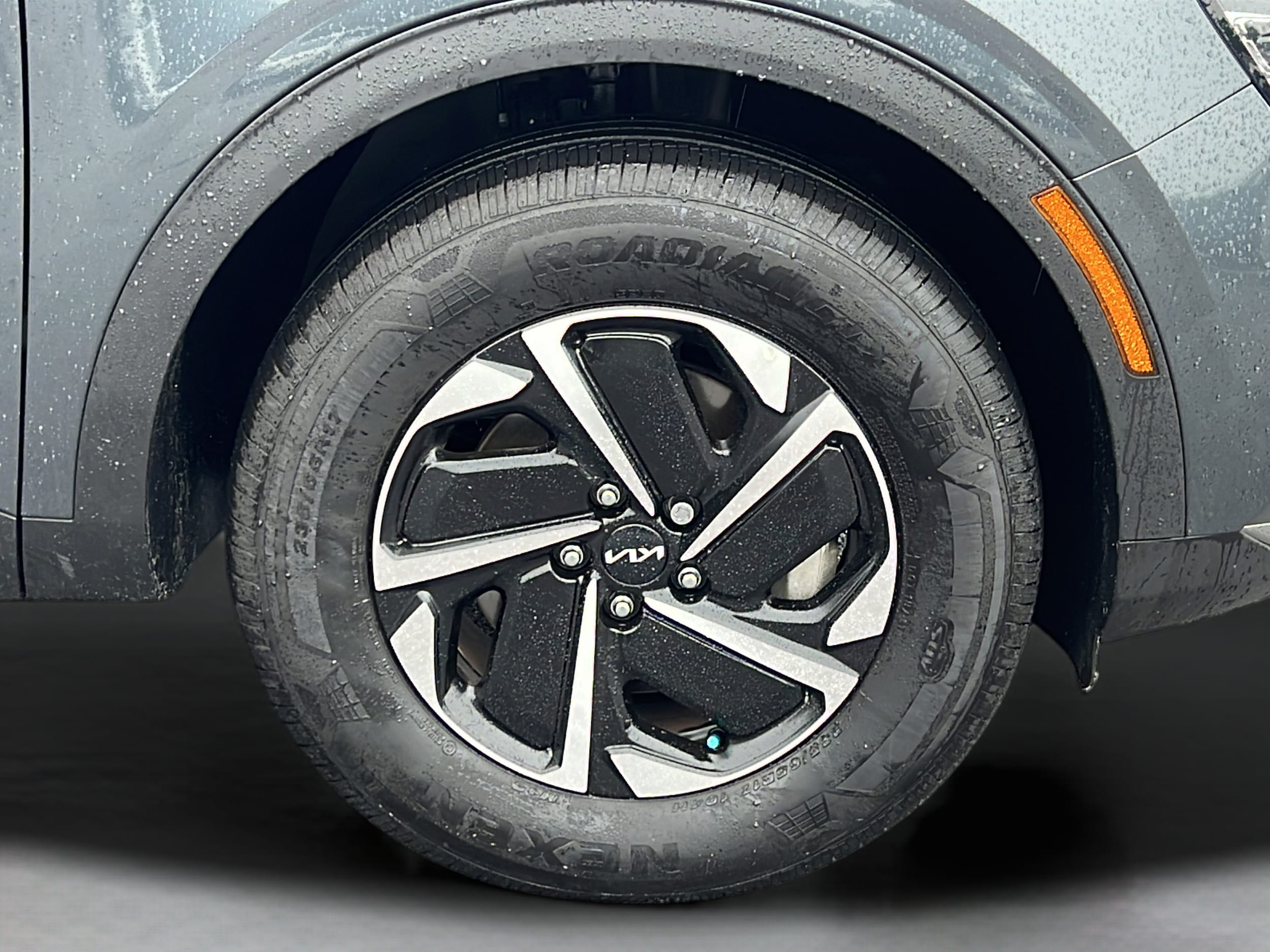 2025 Kia Sportage LX Hybrid - Photo 13