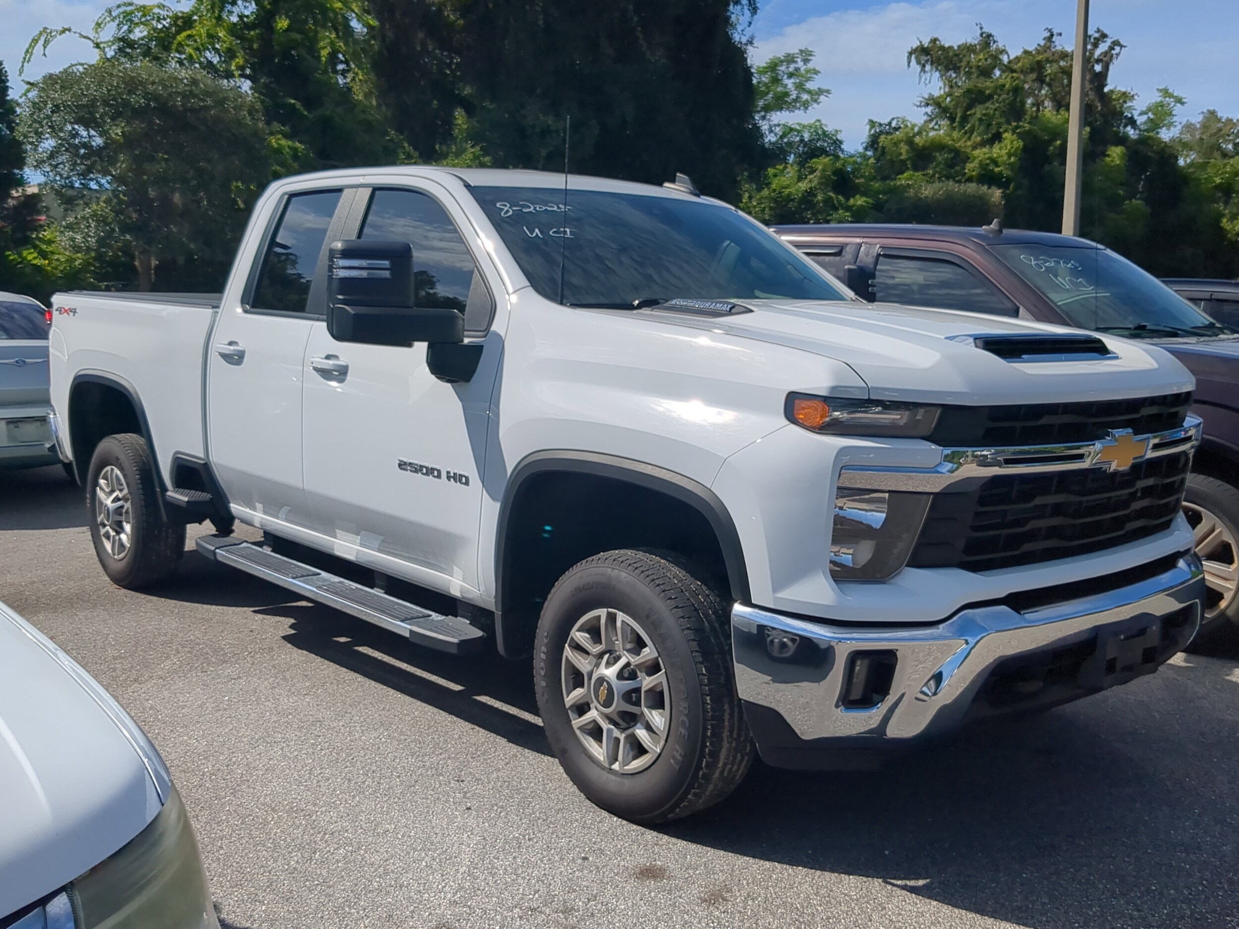 2024 Chevrolet Silverado 2500HD LT photo 2