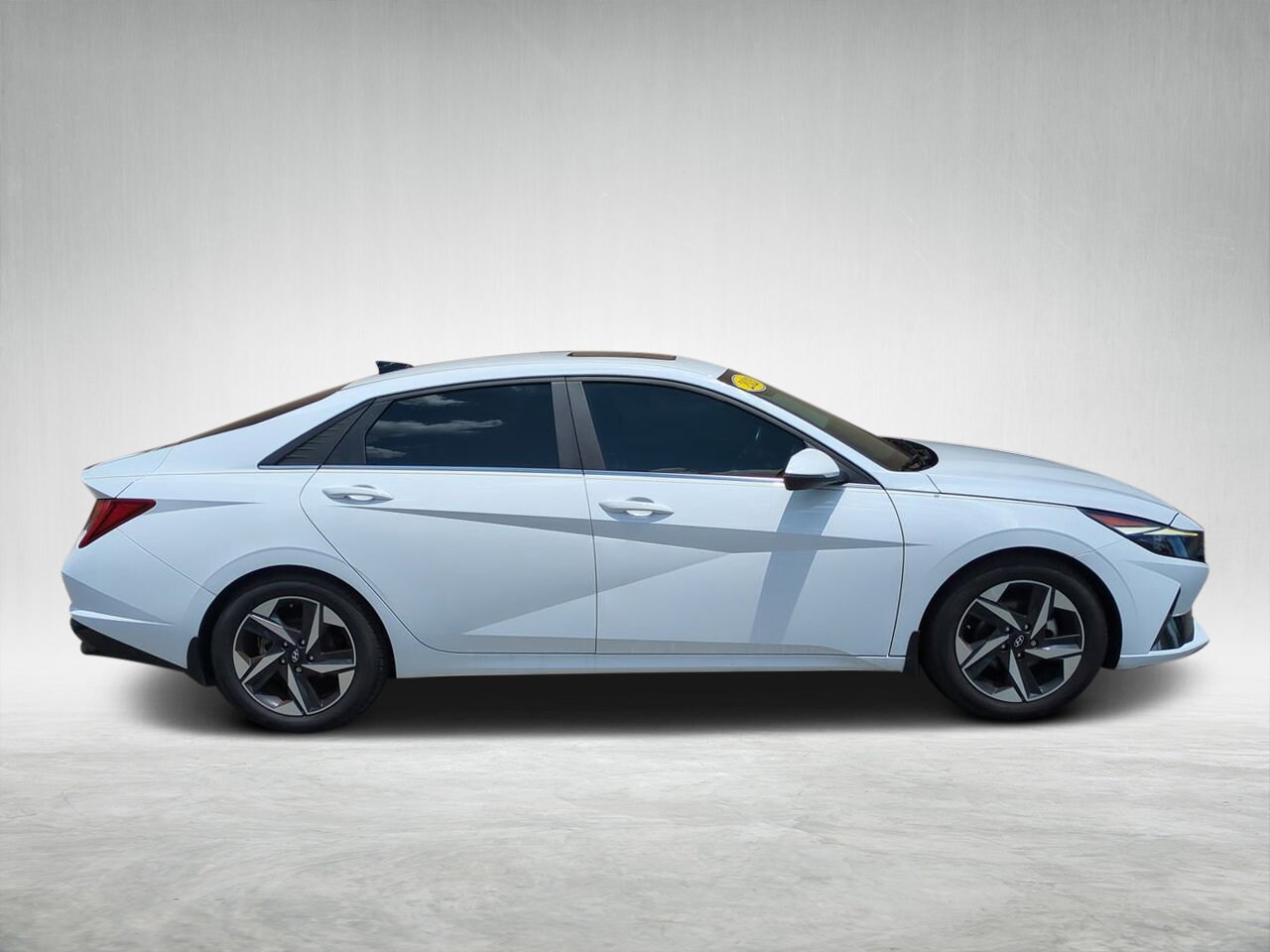 2023 Hyundai Elantra Limited photo 2