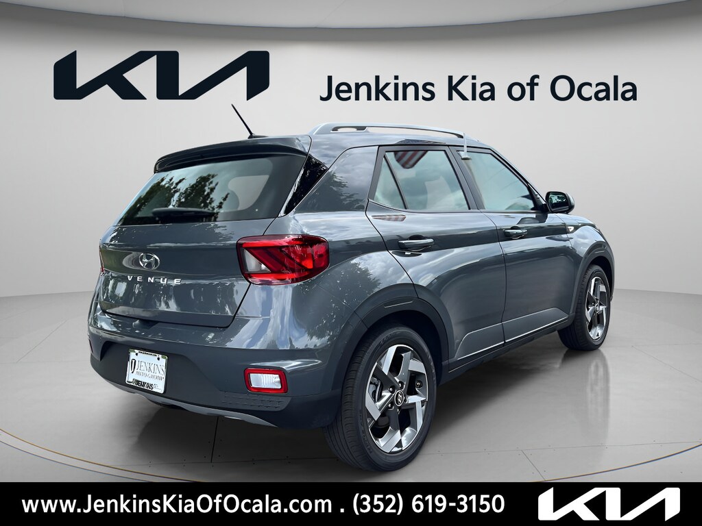 Used 2025 Hyundai Venue SEL SUV