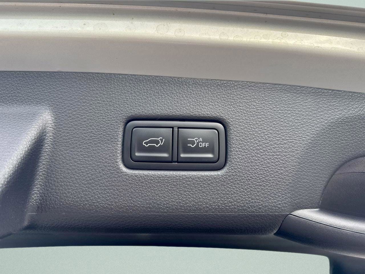 2025 Kia Carnival SX Prestige - Photo 11