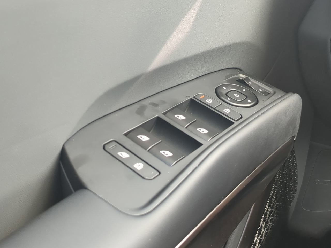 2026 Kia EV9 Light L/R - Photo 35