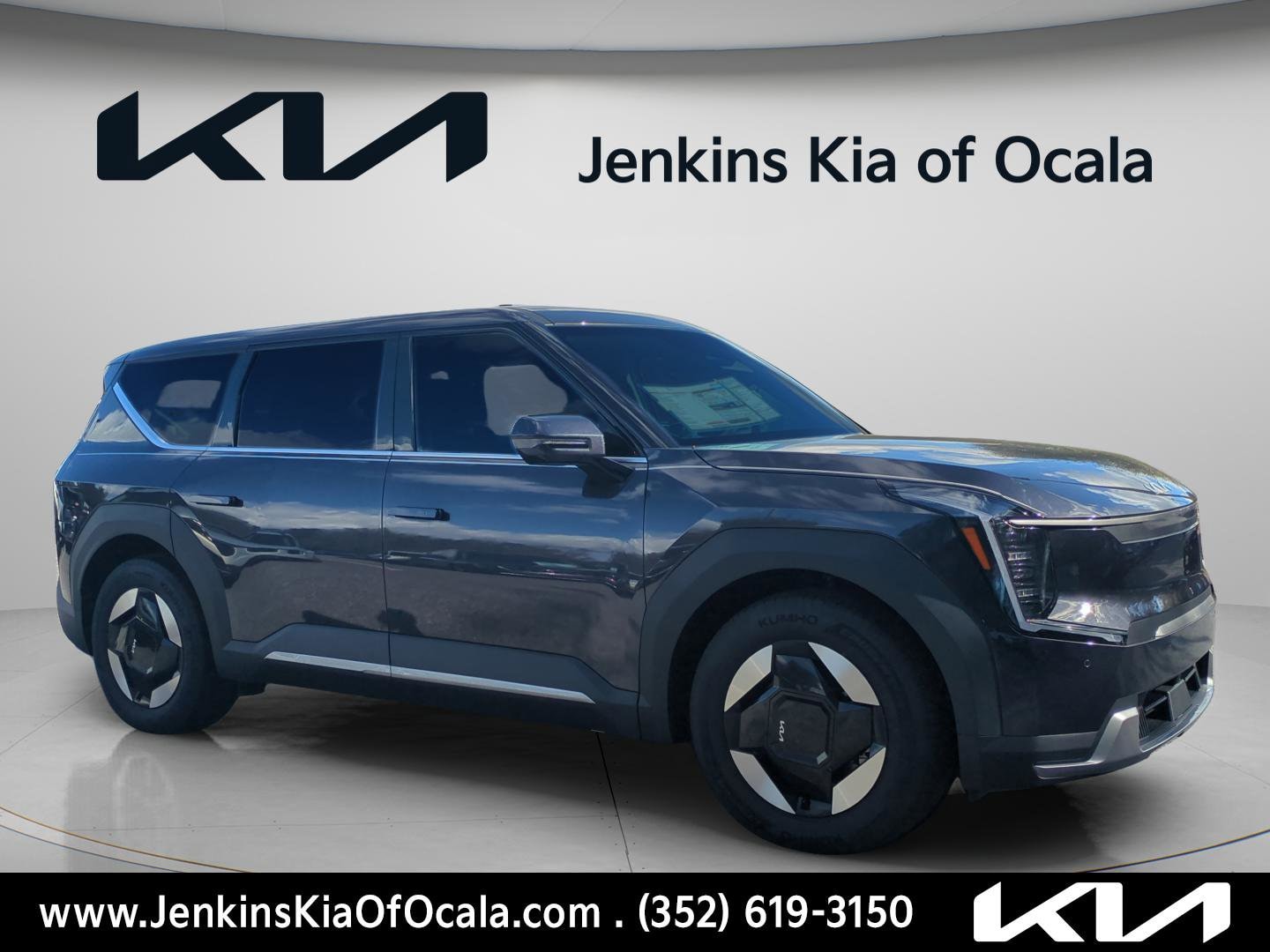 2026 Kia EV9 Light's photo