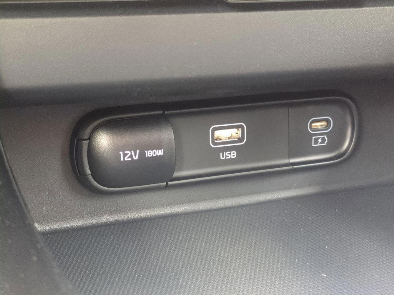 2025 Kia Seltos SX - Photo 30