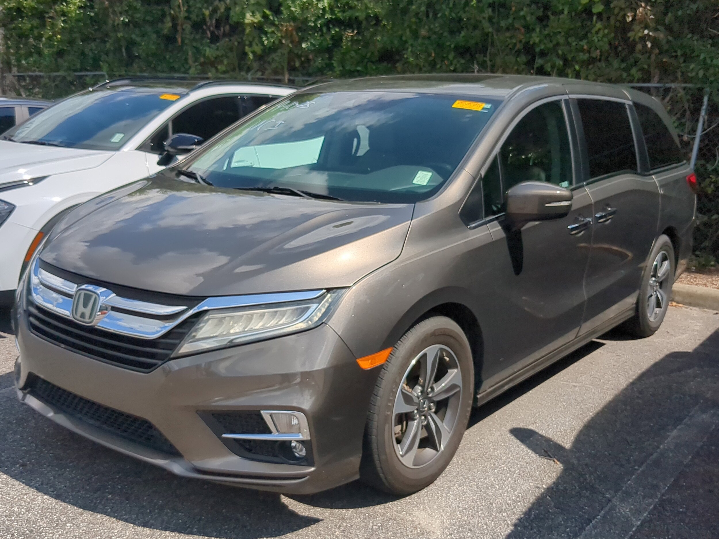 2020 Honda Odyssey Touring photo 2