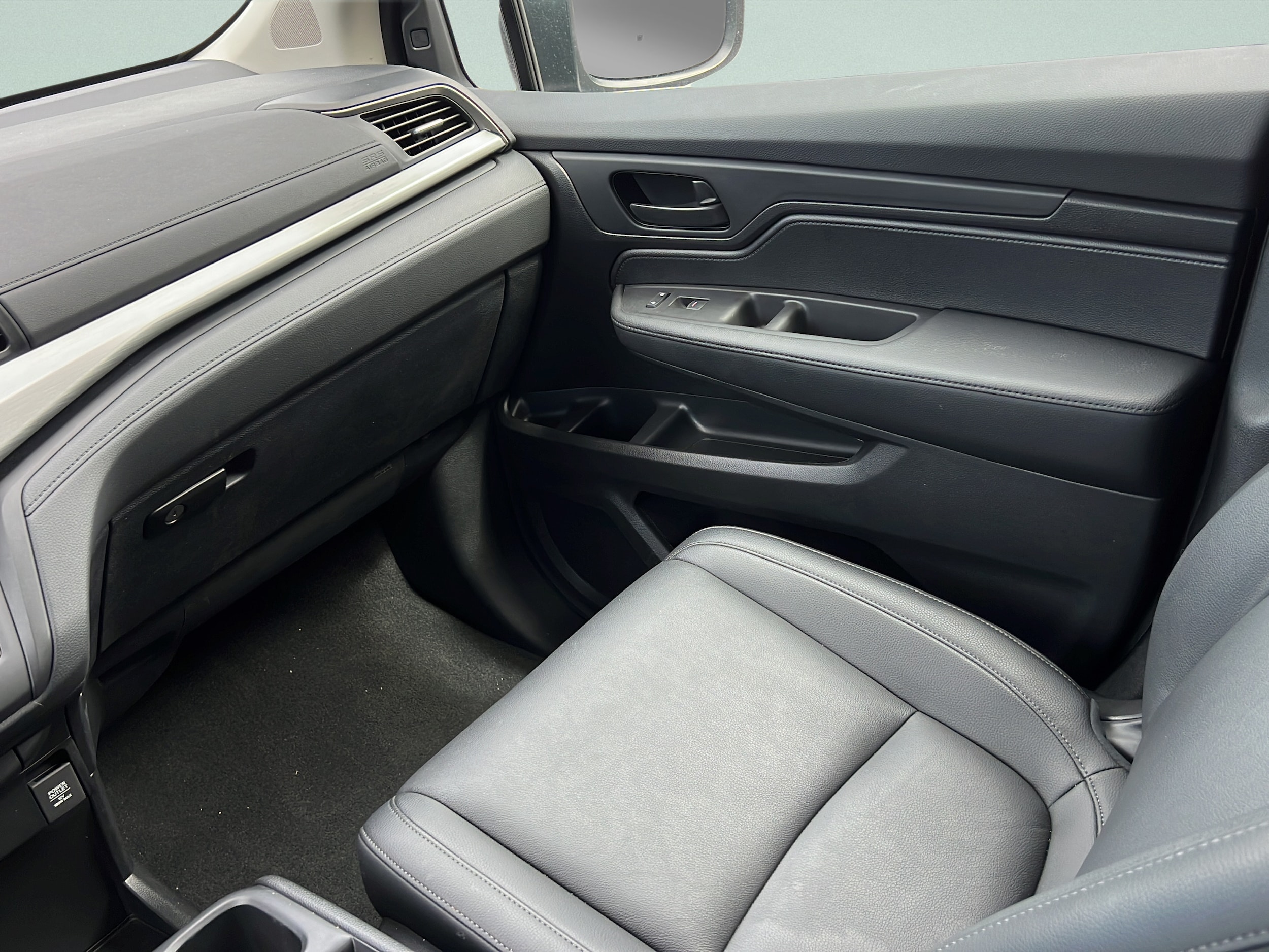 2025 Honda Odyssey EX-L - Photo 18
