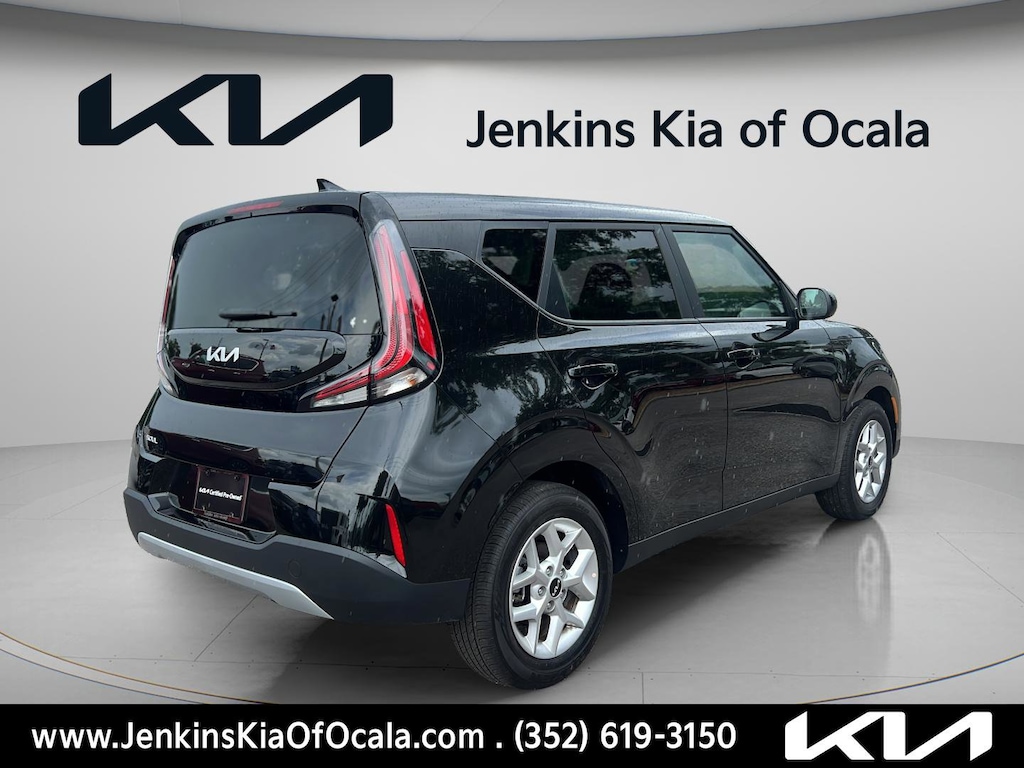 Certified 2025 Kia Soul LX Hatchback