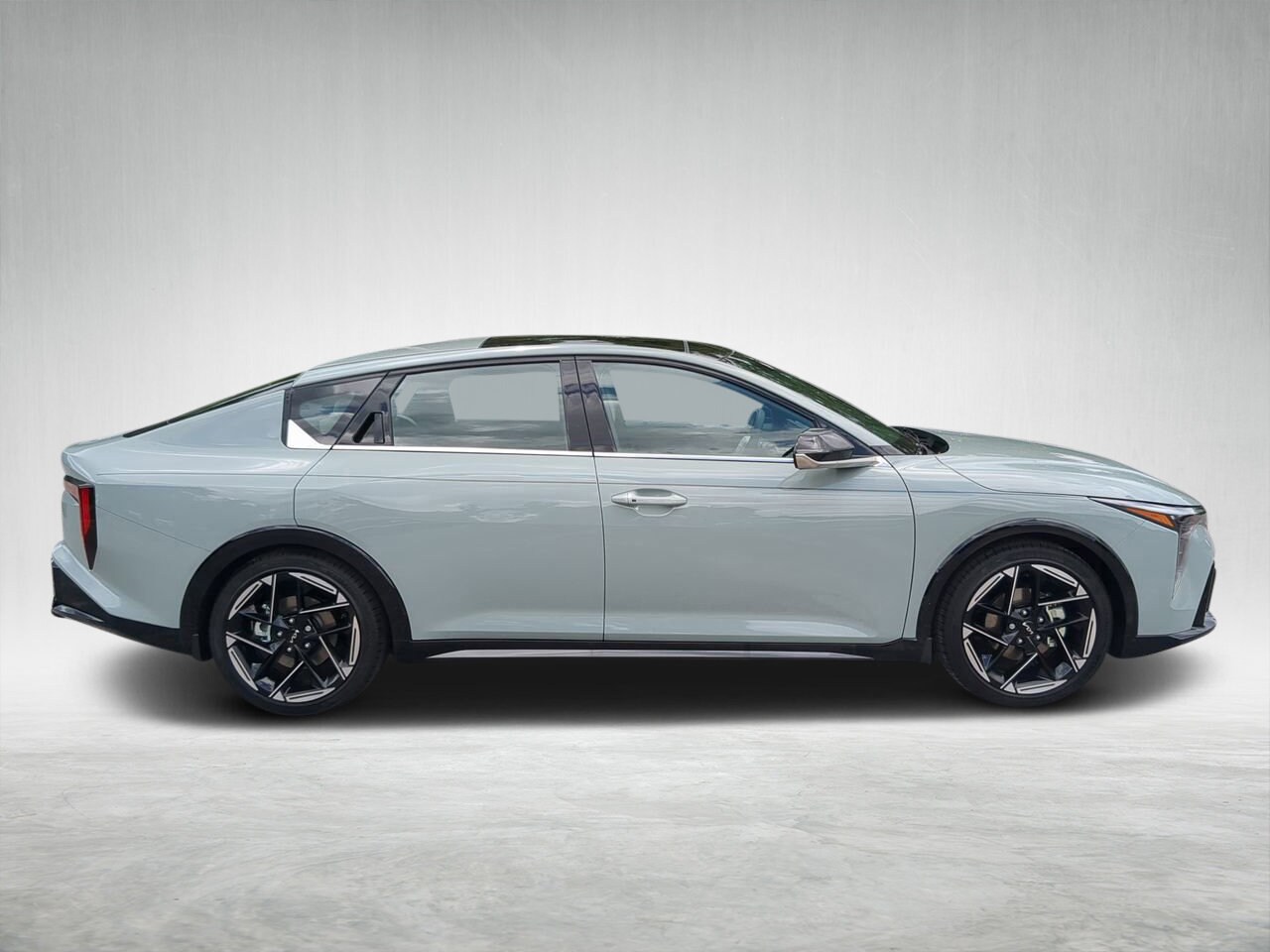 2025 Kia K4 GT-Line photo 2
