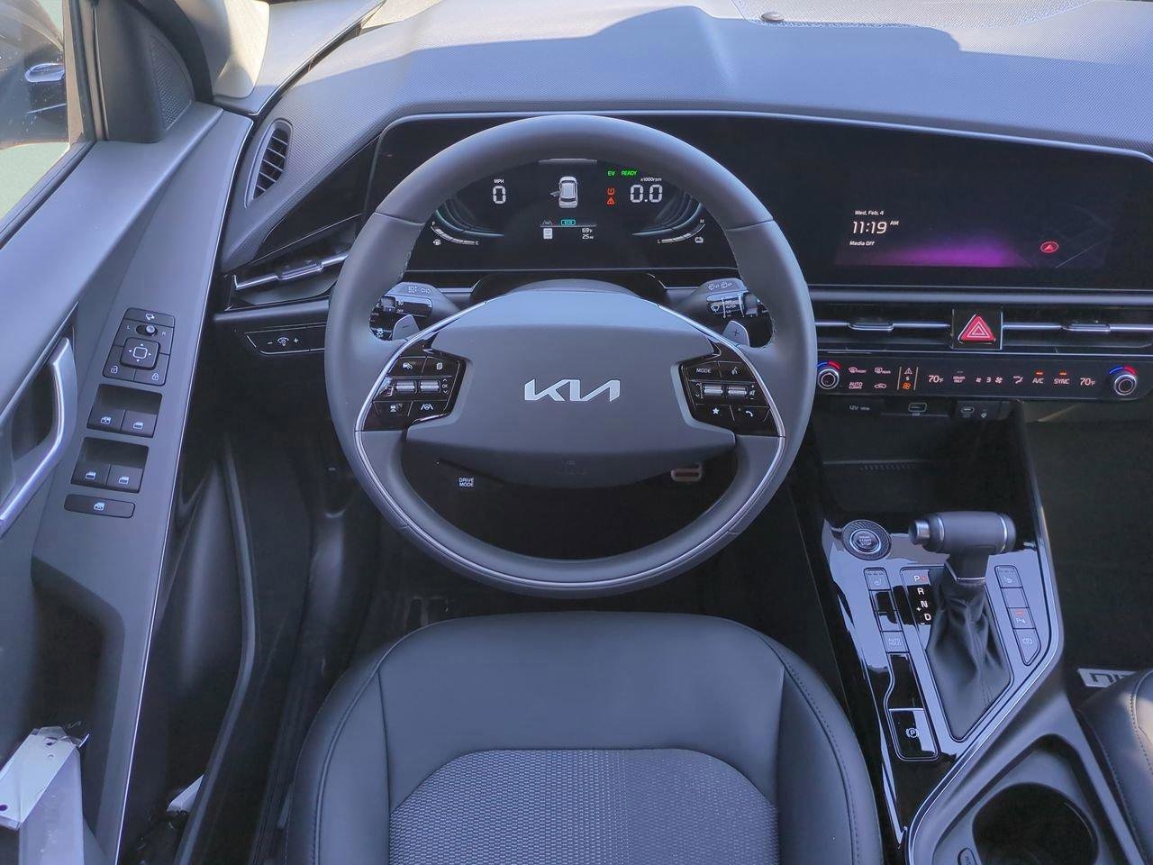 2025 Kia Niro EX Touring - Photo 21