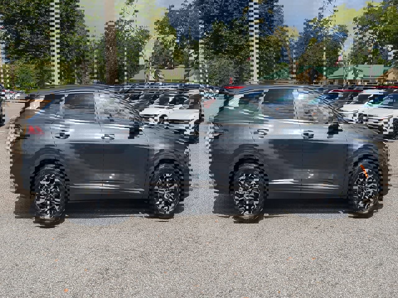 2023 Kia Sportage EX photo 2