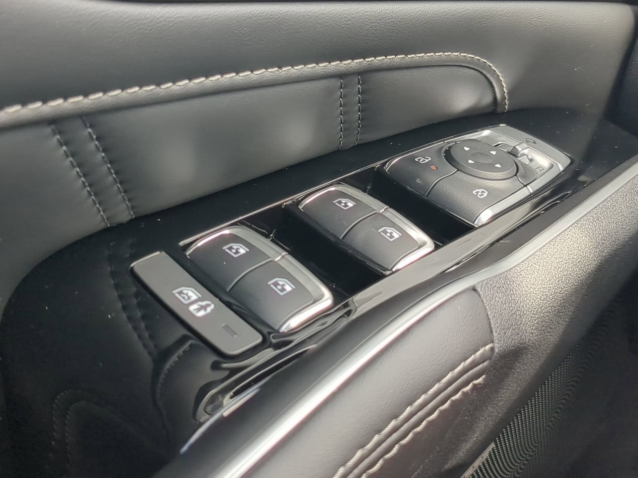 2026 Kia Sorento SX - Photo 27