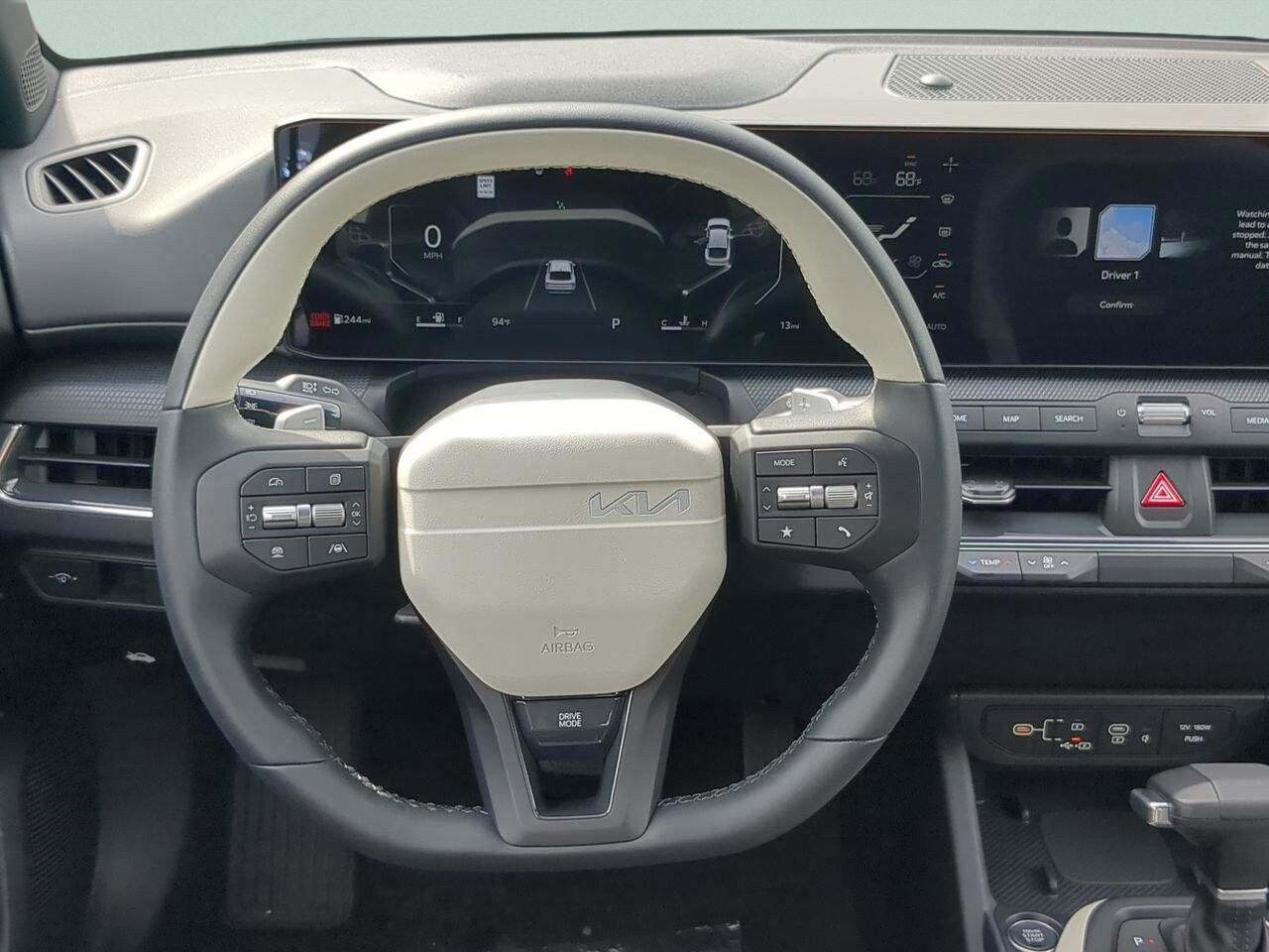 2025 Kia K4 GT-Line - Photo 14