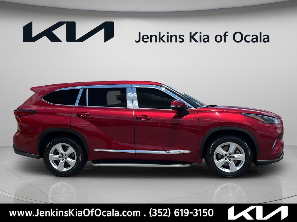 Used 2022 Toyota Highlander LE SUV