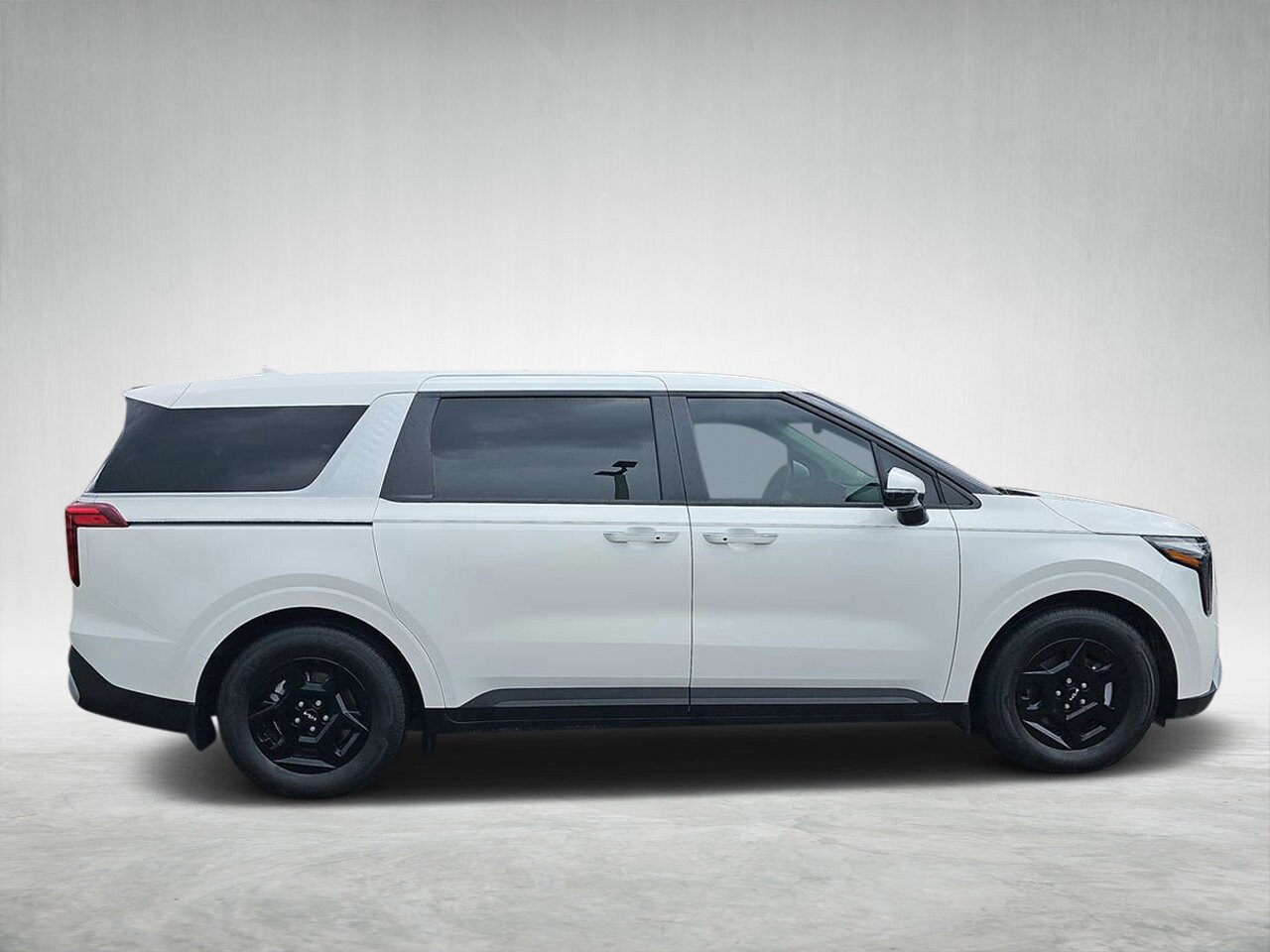 2026 Kia Carnival LXS photo 2