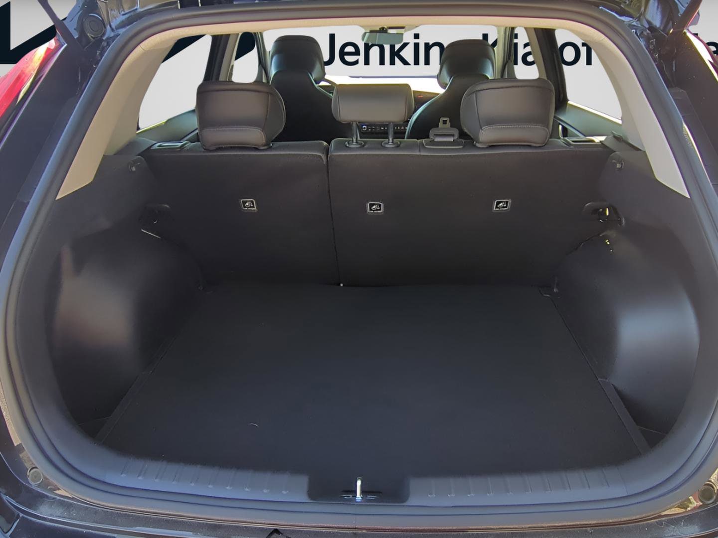 2025 Kia Niro EX Touring - Photo 17