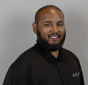 Staff member Vic Shiwram from ID_957f58c78fc4