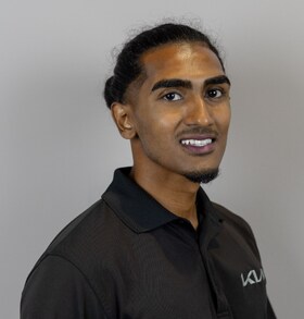 Staff member Steven Persaud from ID_957f58c78fc4