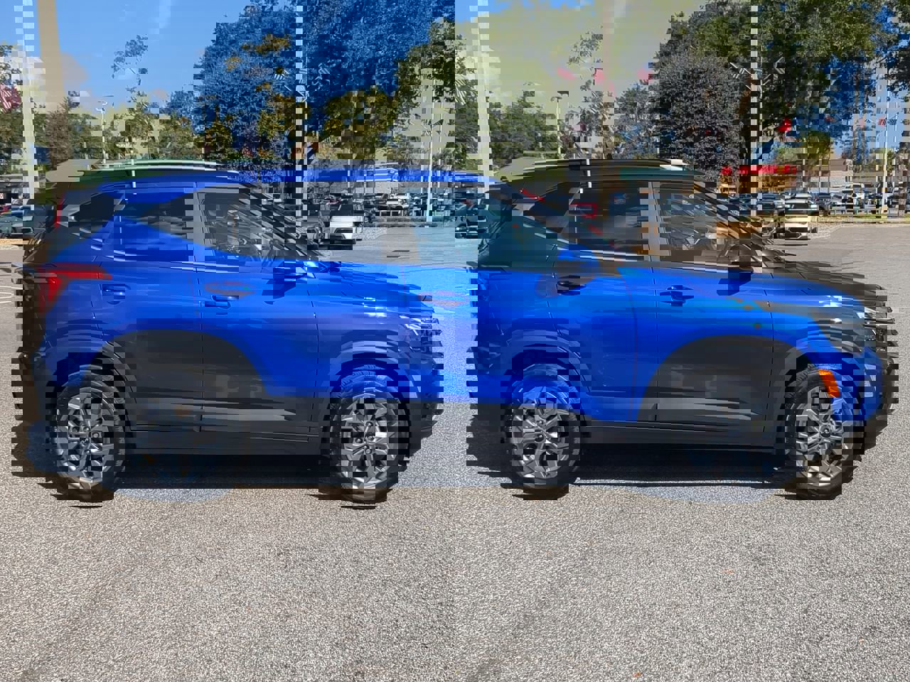 2024 Kia Seltos S photo 2