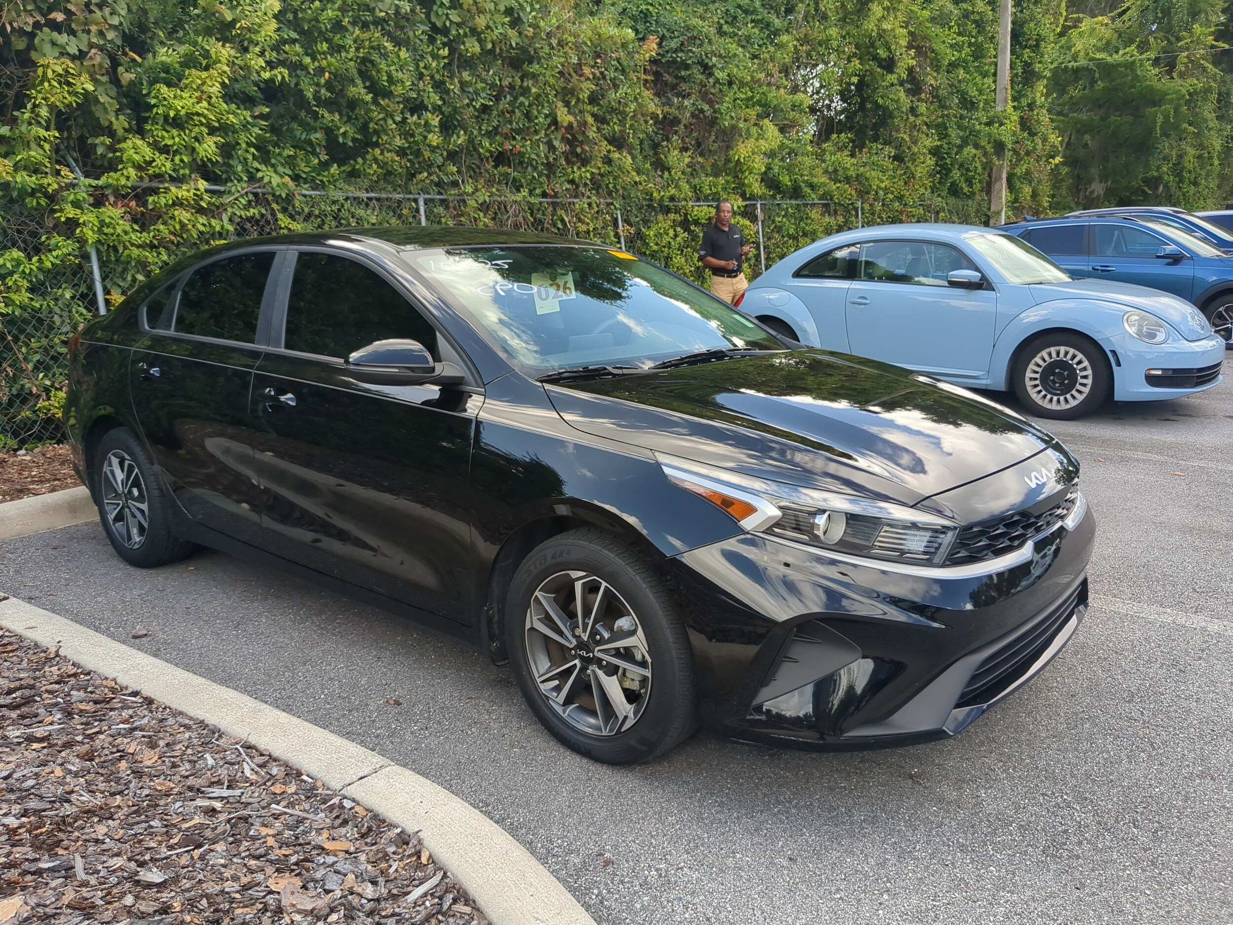 2022 Kia Forte LXS photo 2