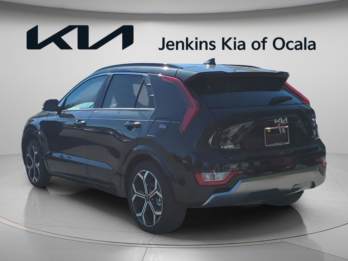 2025 Kia Niro EX Touring - Photo 6