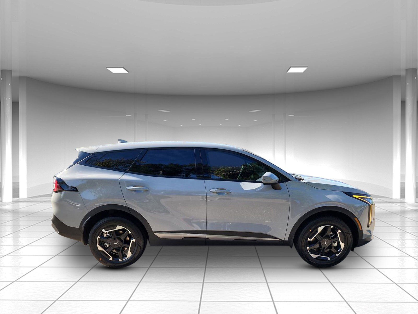 2026 Kia Sportage Hybrid S photo 2