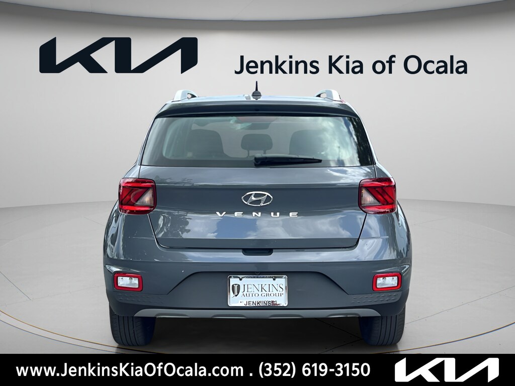 Used 2025 Hyundai Venue SEL SUV